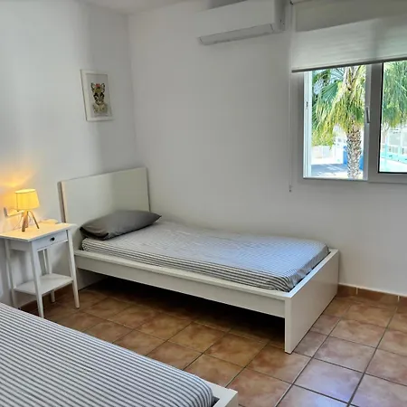 דירה Caseta Rabdells Olivanova 150m De La Playa